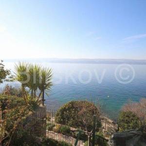 Omiš Čeline Zavode, 1.red do mora, dvojna kuća prizemnica