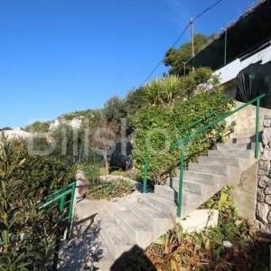 Omiš Čeline Zavode, 1.red do mora, dvojna kuća prizemnica