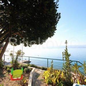 Omiš Čeline Zavode, 1.red do mora, dvojna kuća prizemnica