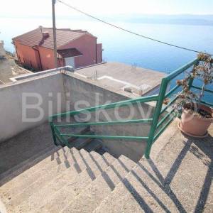 Omiš Čeline Zavode, 1.red do mora, dvojna kuća prizemnica