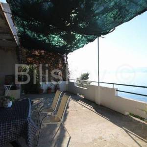 Omiš Čeline Zavode, 1.red do mora, dvojna kuća prizemnica