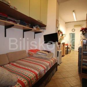 Omiš Čeline Zavode, 1.red do mora, dvojna kuća prizemnica