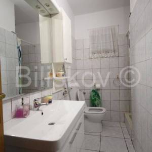 Omiš, Duće dvojna kuća, 4 stana, 300 m2 okućnice