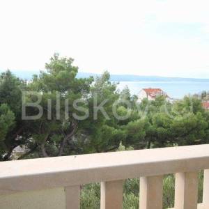 Omiš, Duće dvojna kuća, 4 stana, 300 m2 okućnice