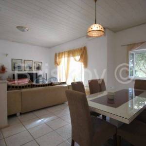 Omiš, Duće dvojna kuća, 4 stana, 300 m2 okućnice