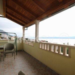 Omiš, Duće dvojna kuća, 4 stana, 300 m2 okućnice