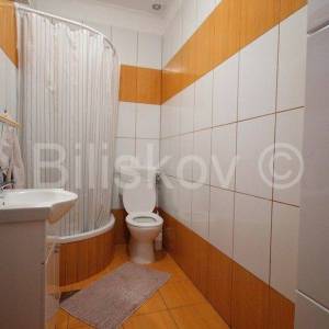 Omiš, Duće dvojna kuća, 4 stana, 300 m2 okućnice