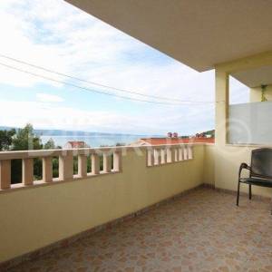 Omiš, Duće dvojna kuća, 4 stana, 300 m2 okućnice