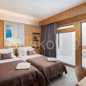 Omiš, luksuzna vila, bazen 