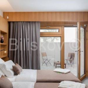 Omiš, luksuzna vila, bazen 