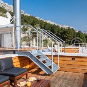 Omiš, luksuzna vila, bazen 