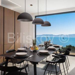 Omiš, luksuzna vila, bazen 