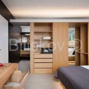 Omiš, luksuzna vila, bazen 