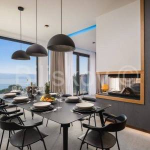 Omiš, luksuzna vila, bazen 