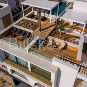 Omiš, luksuzna vila, bazen 