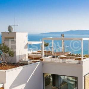 Omiš, luksuzna vila, bazen 