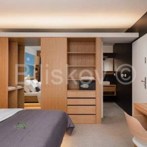 Omiš, luksuzna vila, bazen 