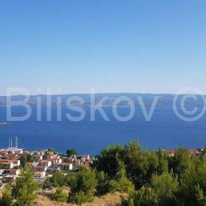 Omiš, Mali Rat,  građevinsko zemljište 1047 m2