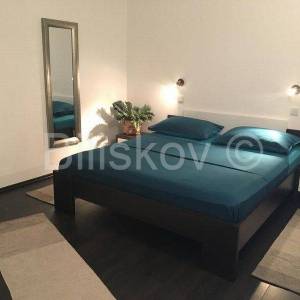 Omiš, prodaja kuća 50 m od mora, 3 stambene jedinice