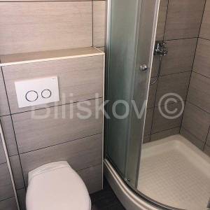 Omiš, prodaja kuća 50 m od mora, 3 stambene jedinice