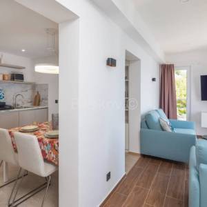 Omiš, Stanići - kuća 1. red do mora