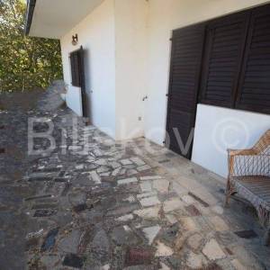 Omiš, Tugare prodaja samostojeća kuća 200 m2