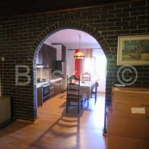 Omiš, Tugare prodaja samostojeća kuća 200 m2