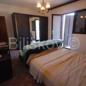 Omiš, Tugare prodaja samostojeća kuća 200 m2