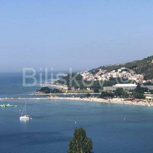 Omiš, zemljište 616 m2 sa građevinskom dozvolom