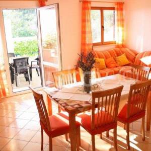 Omiška rivijera,Ruskamen - apartmanska kuća