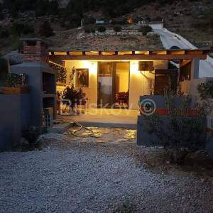 Omiška rivjera  -vila-prizemnica s bazenom