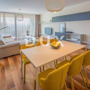 OPATIJA, CENTAR - dugoročni najam luksuznog  stana u novogradnji s bazenom, pogled, blizu mora i Opatije