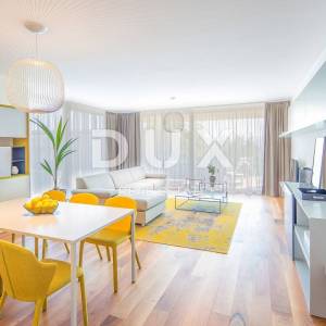 OPATIJA, CENTAR - dugoročni najam luksuznog  stana u novogradnji s bazenom, pogled, blizu mora i Opatije