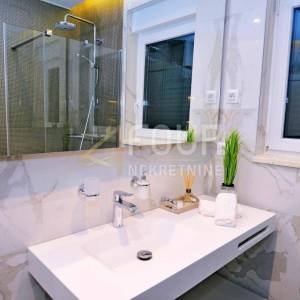 Opatija - centar, moderna vila + hotel u roh bau fazi