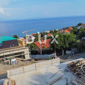 OPATIJA, CENTAR - novogradnja luksuznog standarda u Opatiji s garažom, vlastitim vrtom, vrhunski stan