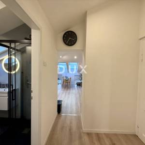 OPATIJA, CENTAR - Predivan stan za dugoročni najam u strogom centru Opatije!