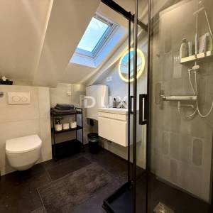 OPATIJA, CENTAR - Predivan stan za dugoročni najam u strogom centru Opatije!