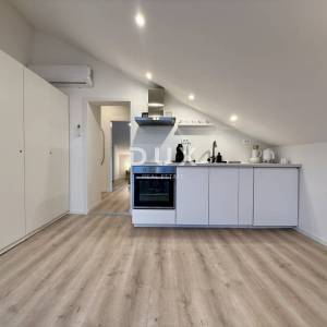 OPATIJA, CENTAR - Predivan stan za dugoročni najam u strogom centru Opatije!