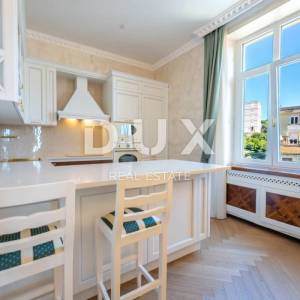 OPATIJA, CENTAR - spoj luksuza i autentičnosti, stan u sređenoj povijesnoj vili u centru Opatije s pogledom