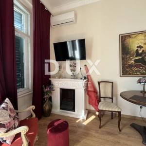 OPATIJA, CENTAR – Stan s pogledom i parkingom u povijesnoj vili