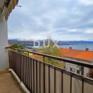 OPATIJA, CENTAR - Stan s pogledom, nekoliko minuta do centra, 65m2