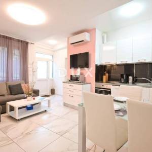 OPATIJA, CENTAR - stan u strogom centru Opatije za dugoročan najam