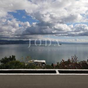 Opatija dvoetažni stan na lijepoj lokaciji