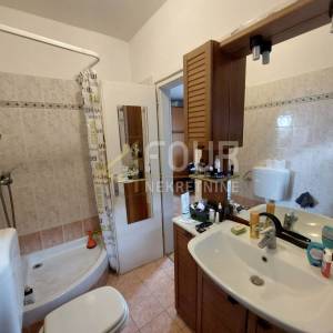 Opatija, etaža vile s terasom, veliki potencijal!