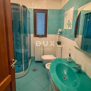 OPATIJA, IČIĆI - dugoročni najam 100 metara od plaže i poznatog Mariott resorta, bazen, pogled, garaža 