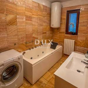 OPATIJA, IČIĆI - dugoročni najam 100 metara od plaže i poznatog Mariott resorta, bazen, pogled, garaža 