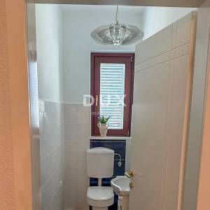 OPATIJA, IČIĆI - dugoročni najam 100 metara od plaže i poznatog Mariott resorta, bazen, pogled, garaža 