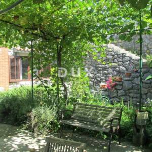 OPATIJA, IČIĆI, POLJANE - zemljište s projektom i pomoćnim objektom, 2320m2