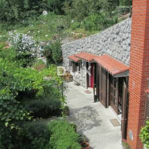 OPATIJA, IČIĆI, POLJANE - zemljište s projektom i pomoćnim objektom, 2320m2