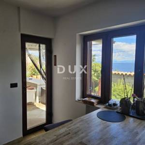 OPATIJA, IČIĆI - Prostran prizemni stan za dugoročni najam s terasom i pogledom na more, 75m2